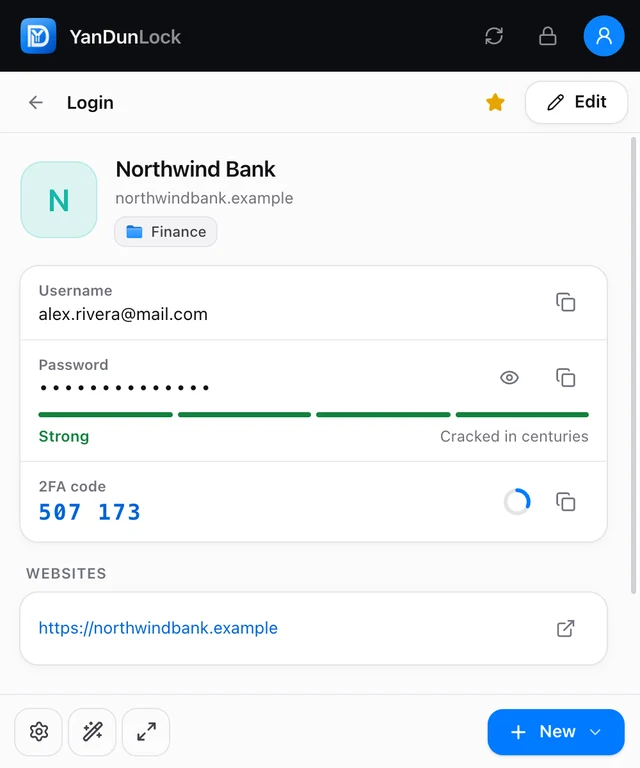 A login in YanDunLock with its password strength and a live two-factor code